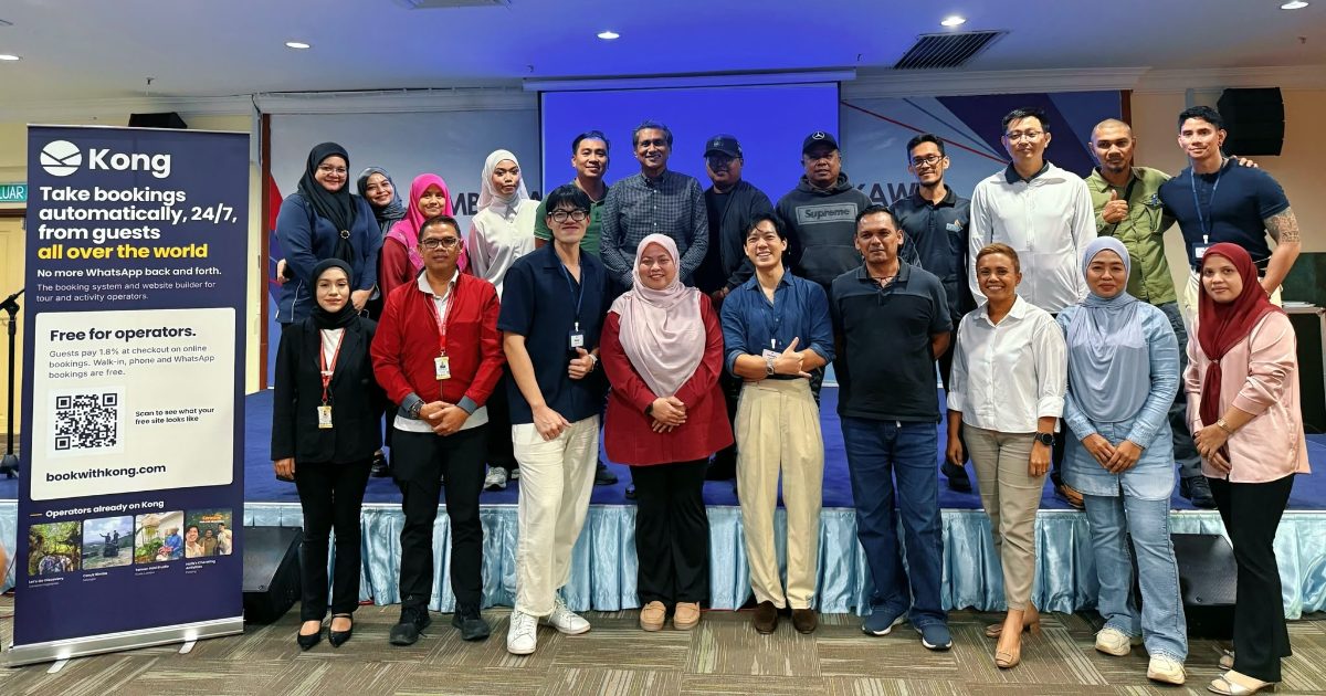 The 16 Langkawi operators with the Kong and LADA teams at Kompleks LADA